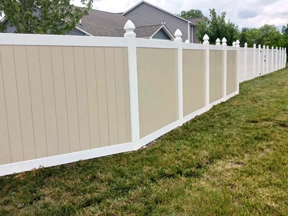 Whitestown Indiana vinyl privacy fencing